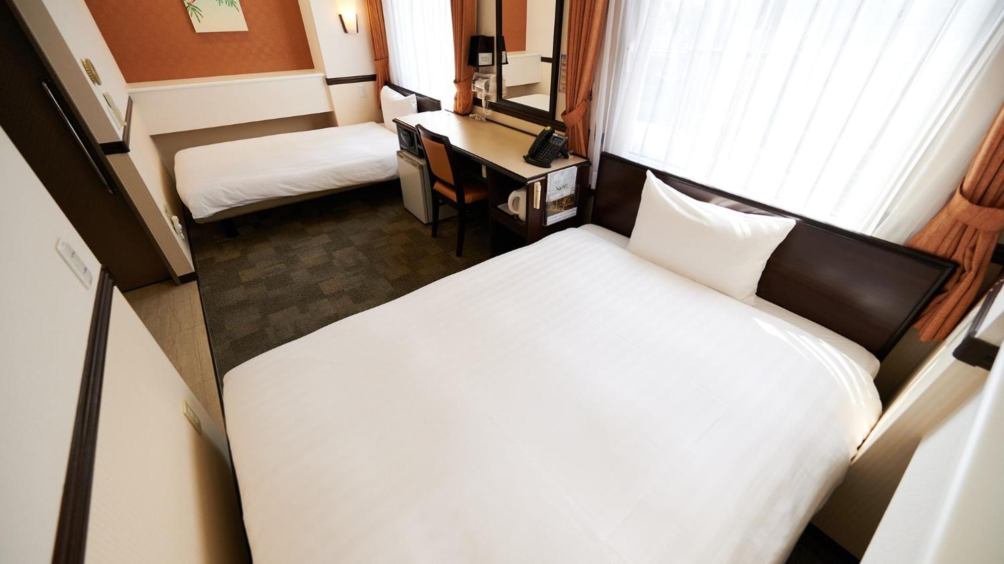 Toyoko Inn Fukuyama-Eki Shinkansen Minami-Guchi Стая снимка
