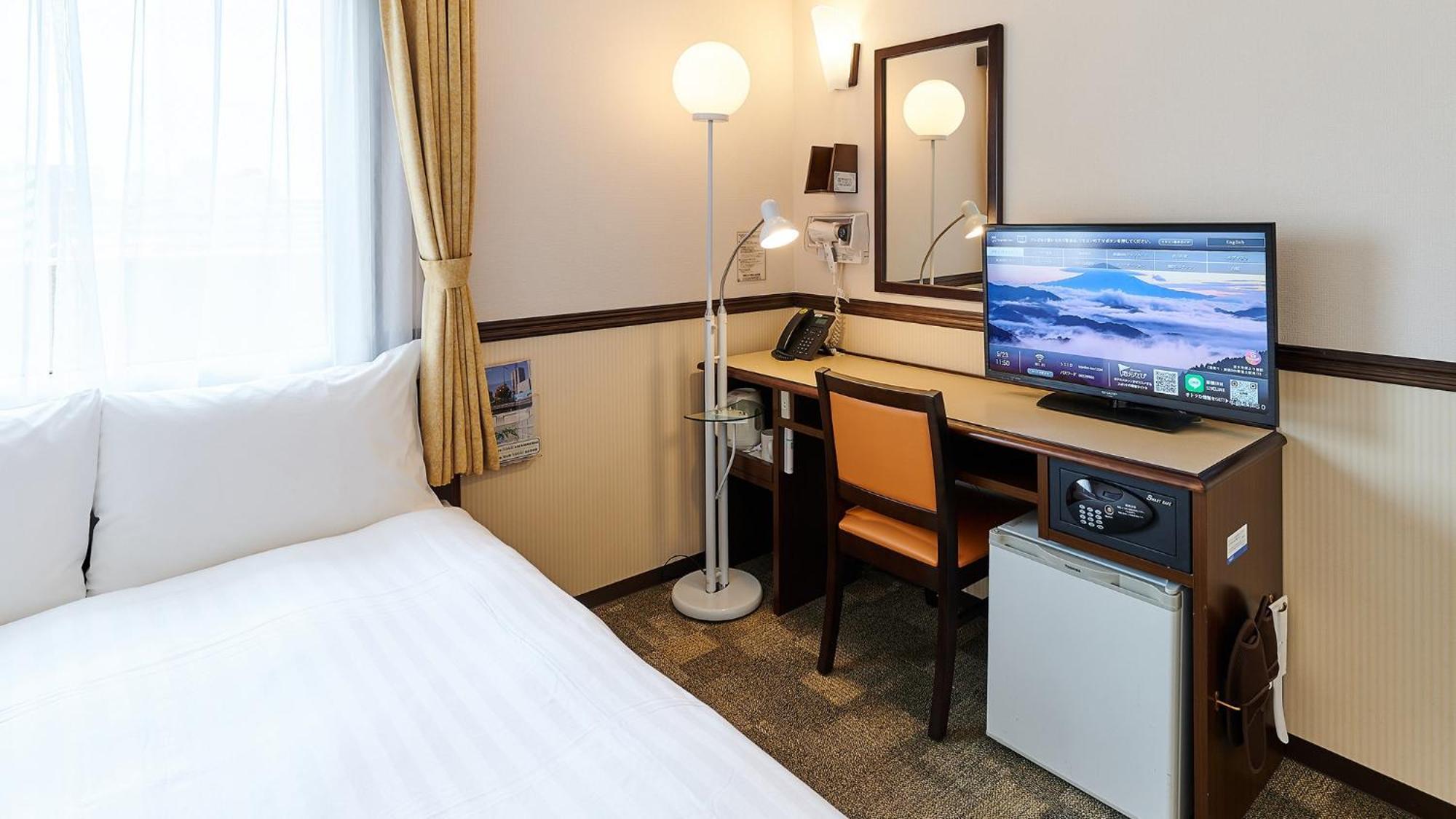 Toyoko Inn Fukuyama-Eki Shinkansen Minami-Guchi Стая снимка