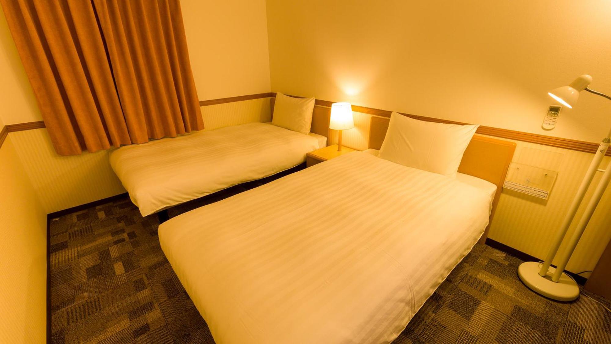 Toyoko Inn Fukuyama-Eki Shinkansen Minami-Guchi Стая снимка